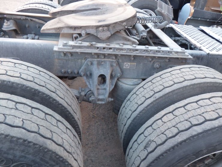 2022-kenworth-t680-image-8