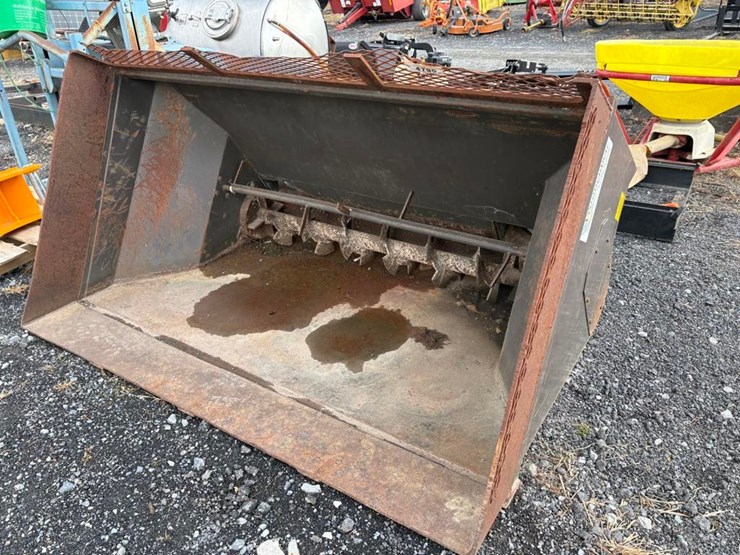 woodchuck-80-st1.5-siide-shoot-bucket-image-2