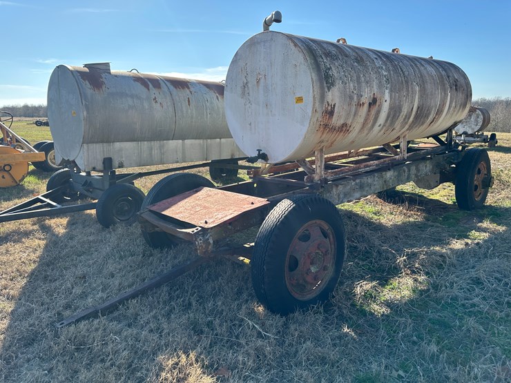 #35823-•-~1,000-gallon-fuel-wagon-image-1