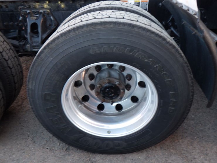 2022-kenworth-t680-image-7