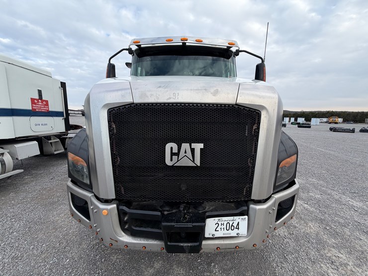 2016-caterpillar-ct660s-image-13