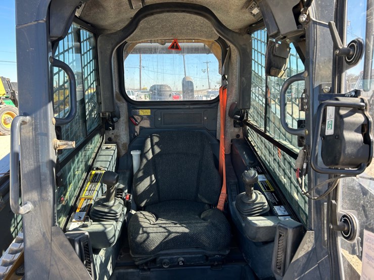 2017-deere-333g-image-7