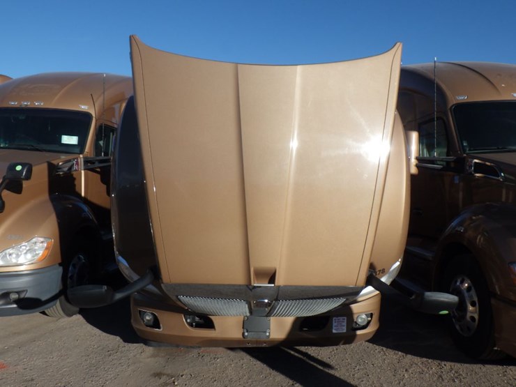 2022-kenworth-t680-image-26