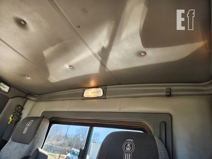 2012-kenworth-t800-image-14