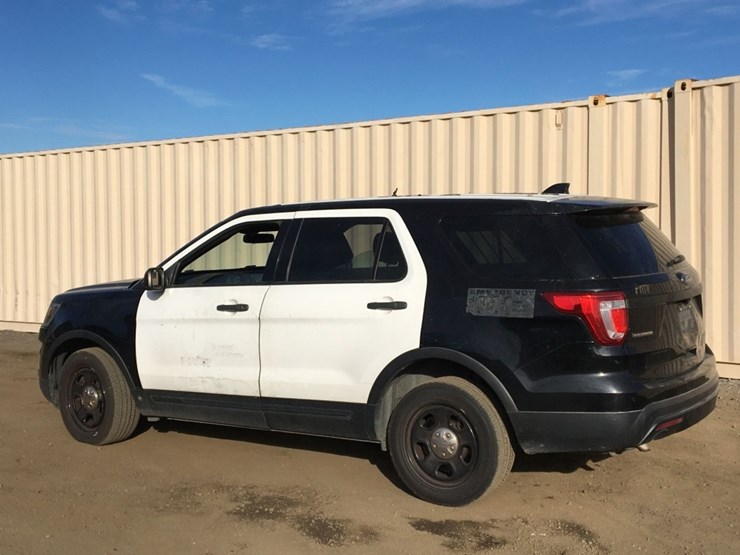 2016-ford-explorer-image-4