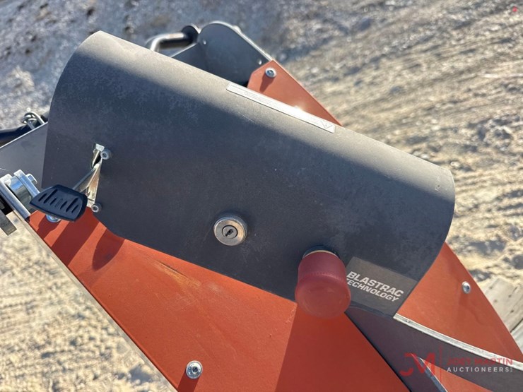 2023-husqvarna-bg-250p-floor-grinder-image-7