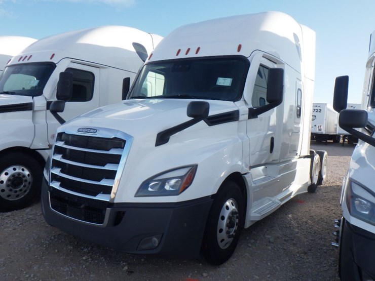 2022-freightliner-cascadia-126-image-1