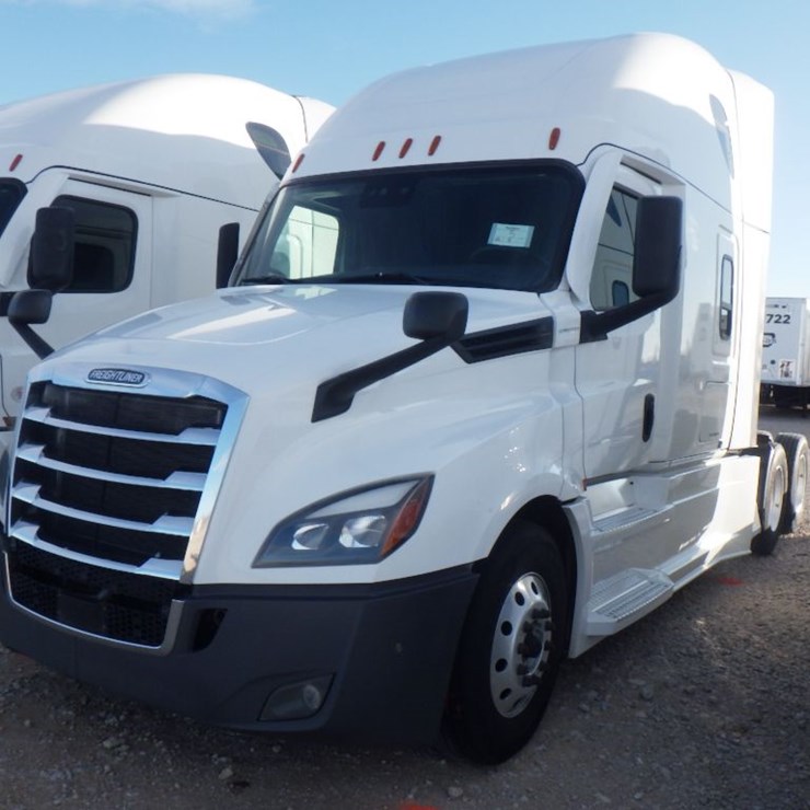 2022 FREIGHTLINER CASCADIA 126