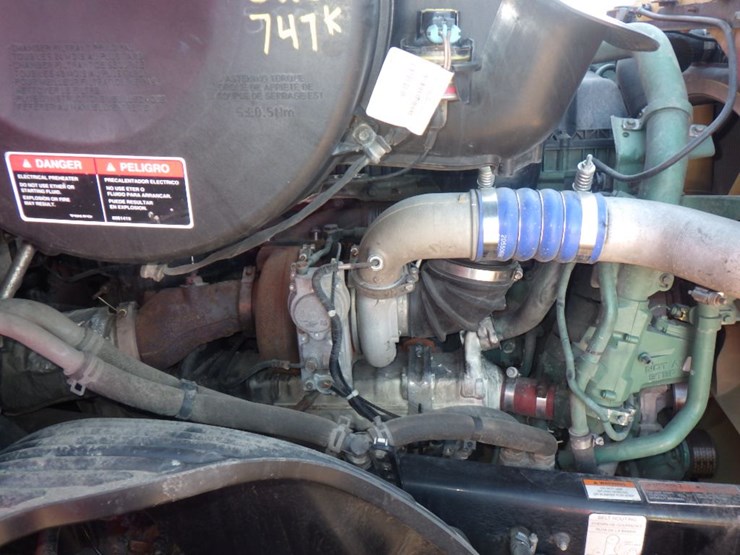 2020-volvo-vnl-760-image-24