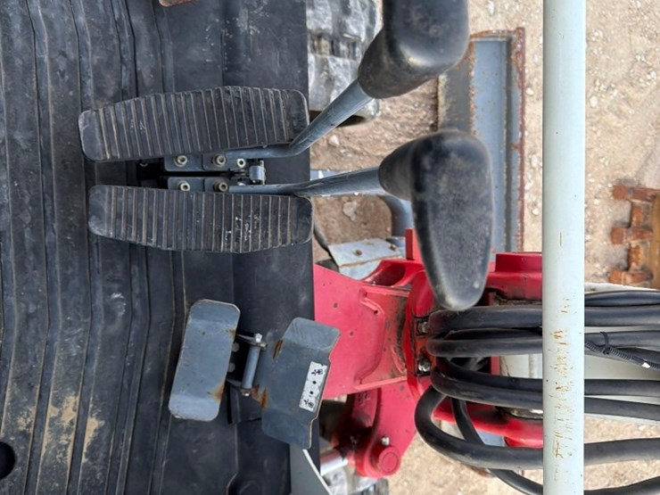 2020-takeuchi-tb230-image-13