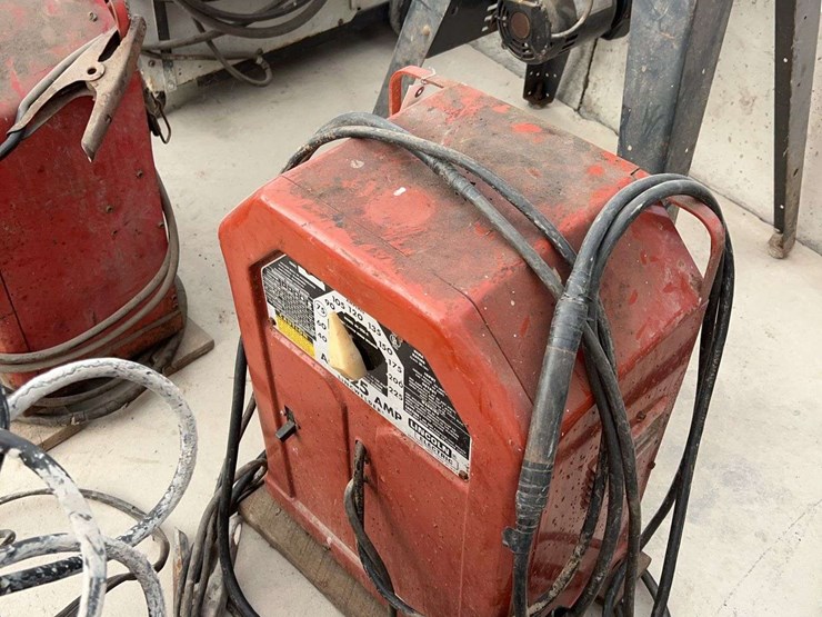 electric-lincoln-welder-image-2