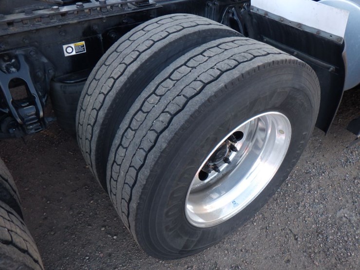 2024-kenworth-t680-image-5