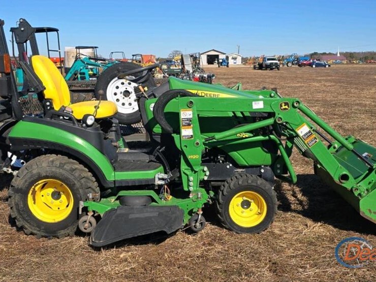 2016-john-deere-1025r-image-5