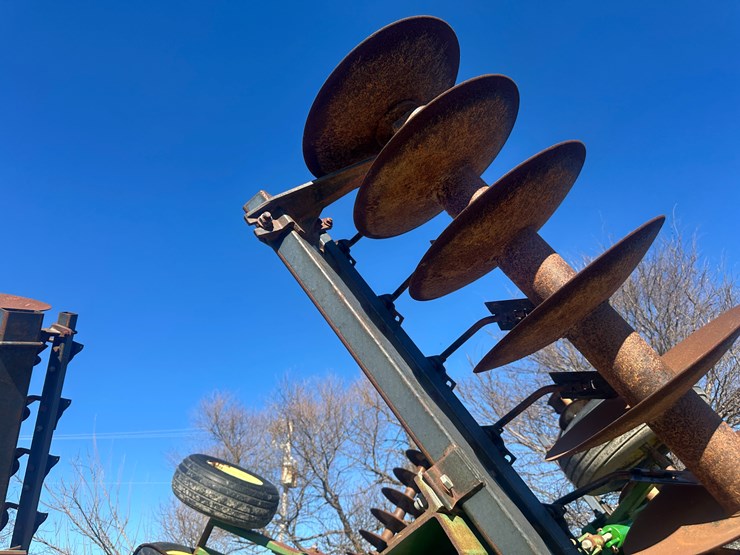 john-deere-27-image-31