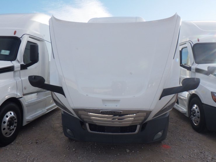 2022-freightliner-cascadia-126-image-25