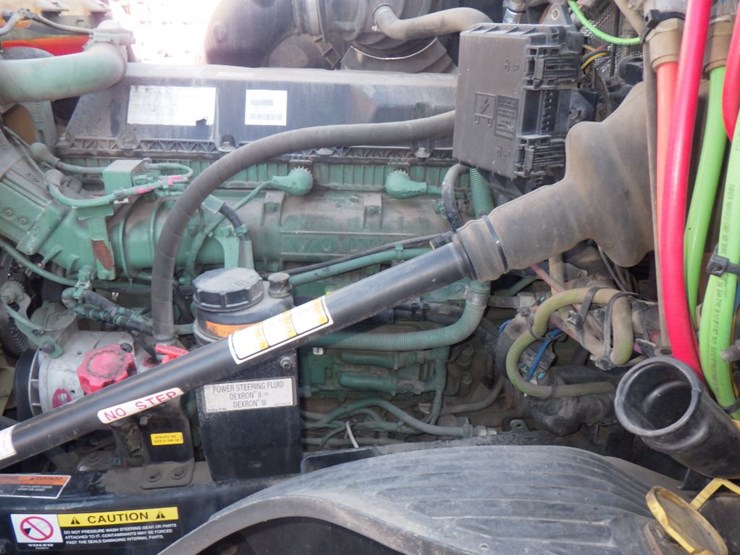 2022-volvo-vnl-760-image-23