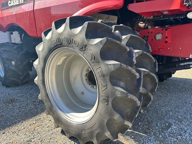 #35797-•-2011-case-7120-combine-image-9