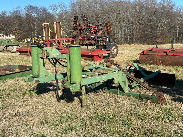 #35841-•-levee-trencher-image-1