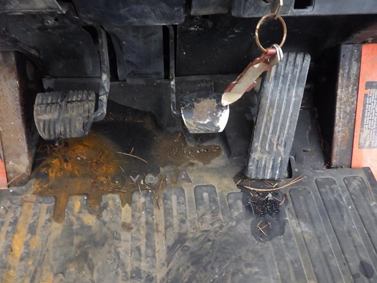 toyota-7fgu18-forklift-image-22