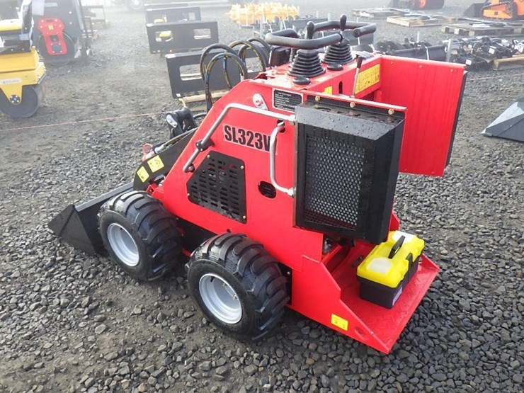 2025-sdlool-323w-skid-steer-loader-image-2