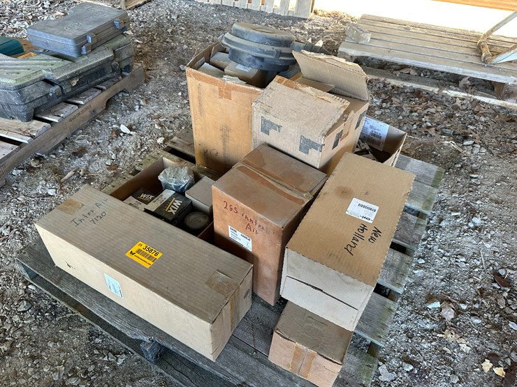 #35876-•-lot-of-filters-and-alternator-image-1