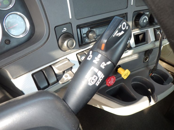 2022-kenworth-t680-image-19