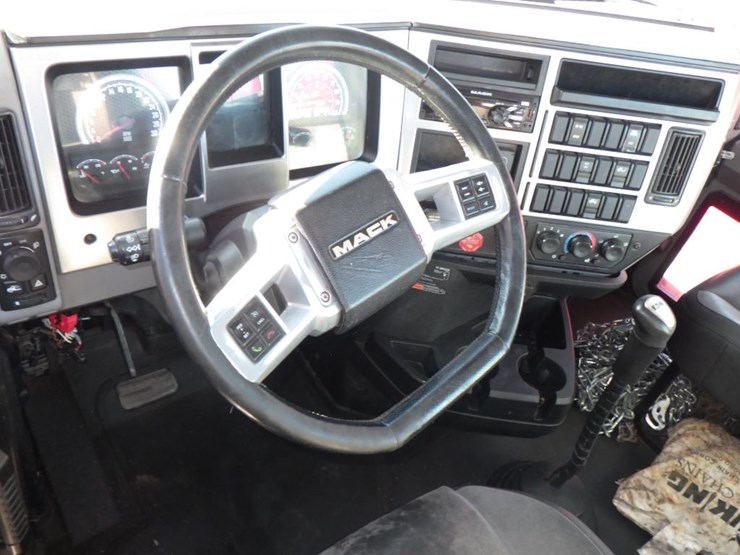 2020-mack-an64t-image-17
