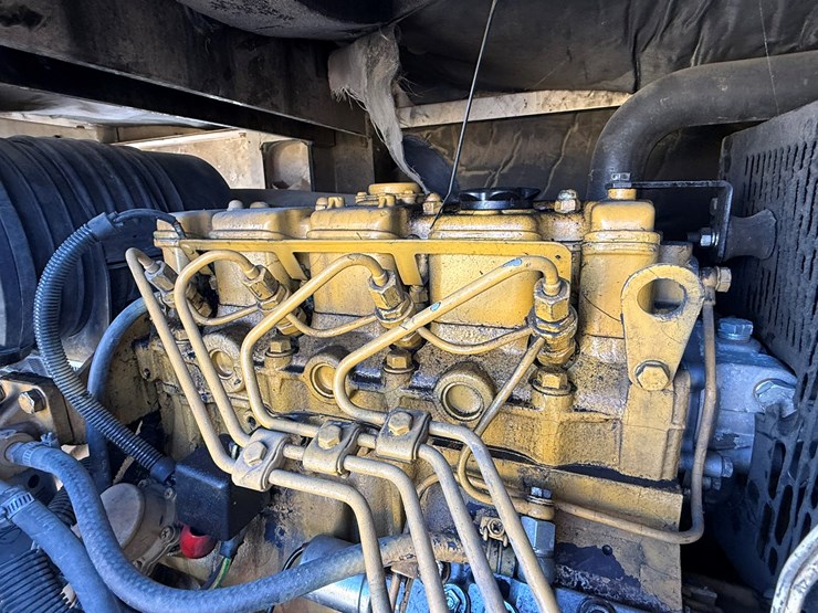 2007-caterpillar-xq20-image-32