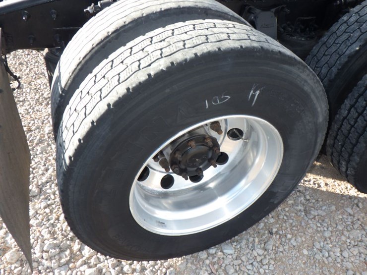 2017-freightliner-cascadia-125-image-8