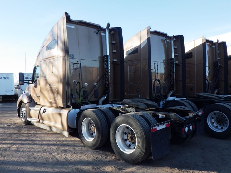 2022-kenworth-t680-image-17