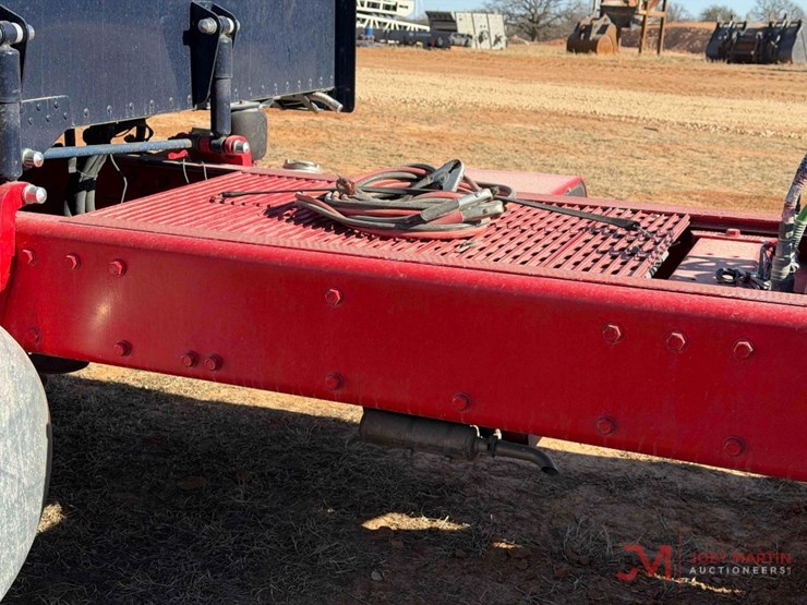 2021-peterbilt-389-image-19