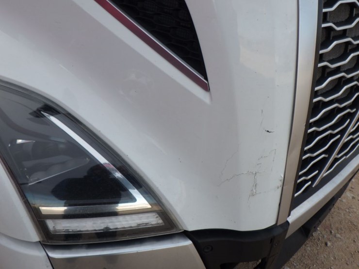 2021-volvo-vnl-860-image-5