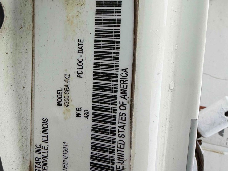 2011-international-digger-derrick-truck-image-20