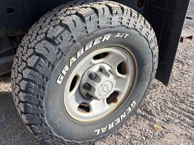 2006-chevrolet-2500hd-image-9