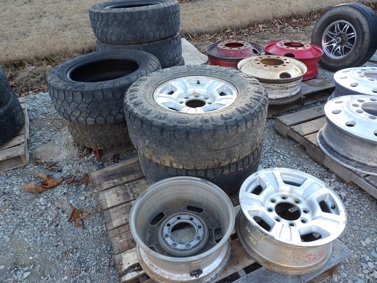 #4888-•-**lot-of-toyo-275/65r20-tires,-(2)-open-country-tires-&-(2)-chrome-wheels-image-1