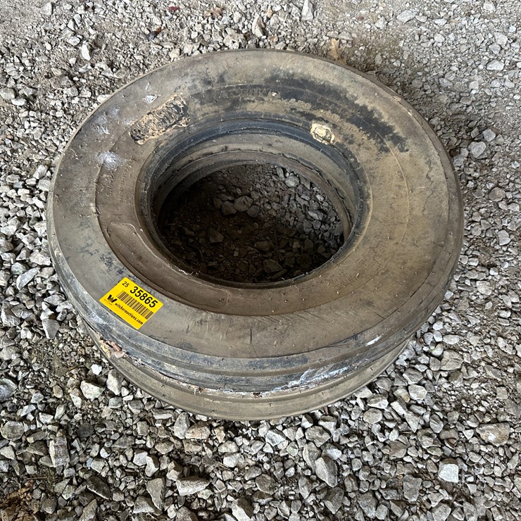 #35865 • 6.70-15 Tire