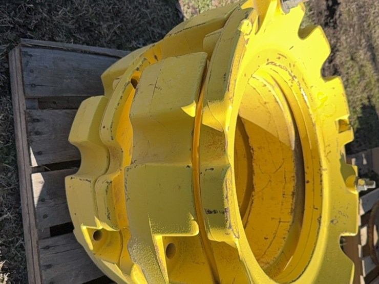 two-sets-of-205/72-kg-weights-buying-it-by-the-set-two-times-the-money-￼-image-2