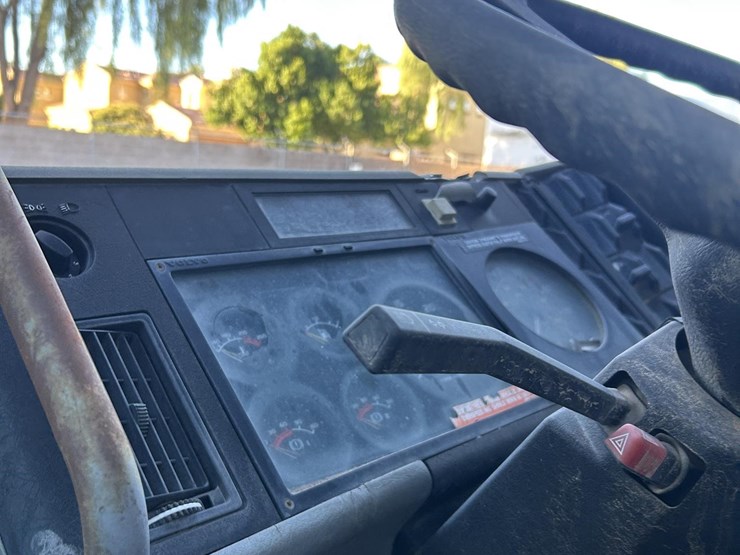 1989-volvo-fe6-image-36