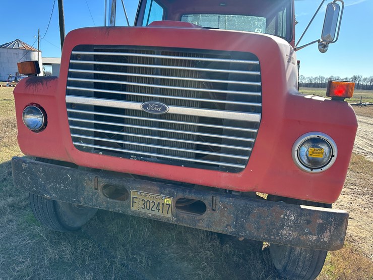 1974-ford-9000-image-32