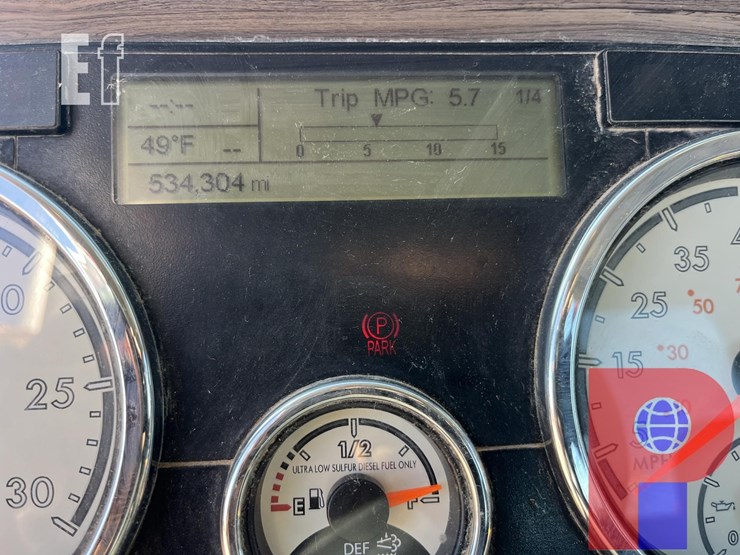 2021-freightliner-coronado-122-sd-image-9