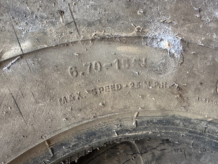 #35865-•-6.70-15-tire-image-3