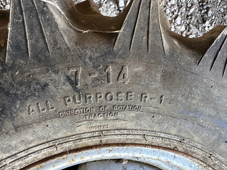 #35878-•-lot-of-(4)-7-14-hi-traction-lug-tires-image-2