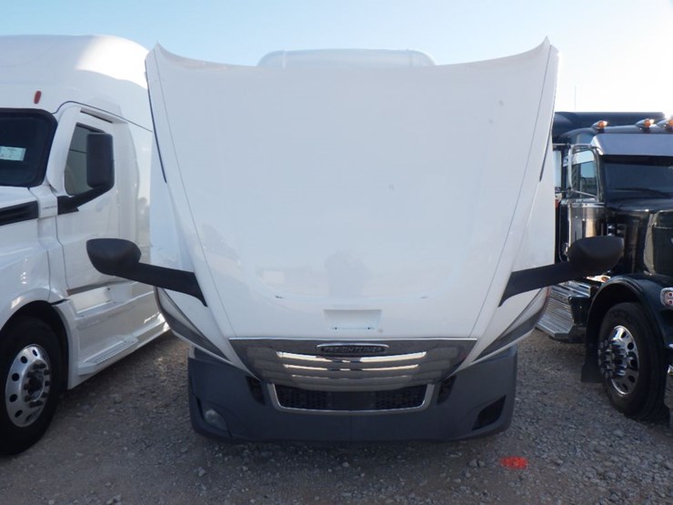 2022-freightliner-cascadia-126-image-26