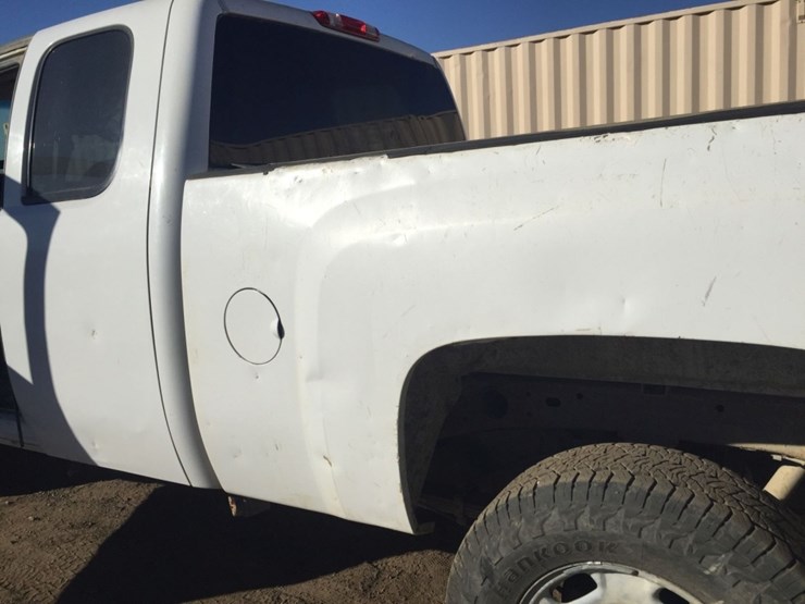 2011-chevrolet-2500hd-image-16