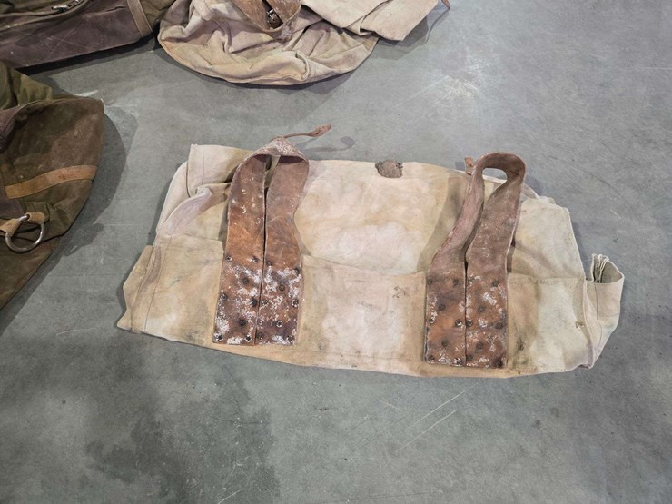 (2)-boxes-of-hay-sacks-with-leads-and-rope-image-6