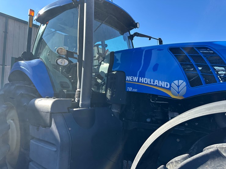 2014-new-holland-t8.330-image-42