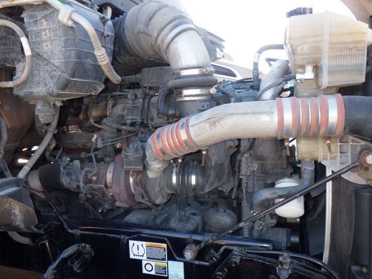 2022-kenworth-t680-image-23