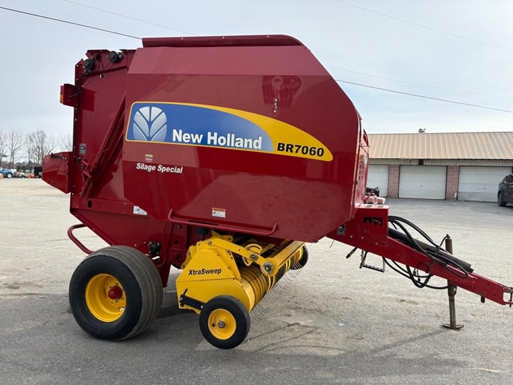 new-holland-br7060-image-6