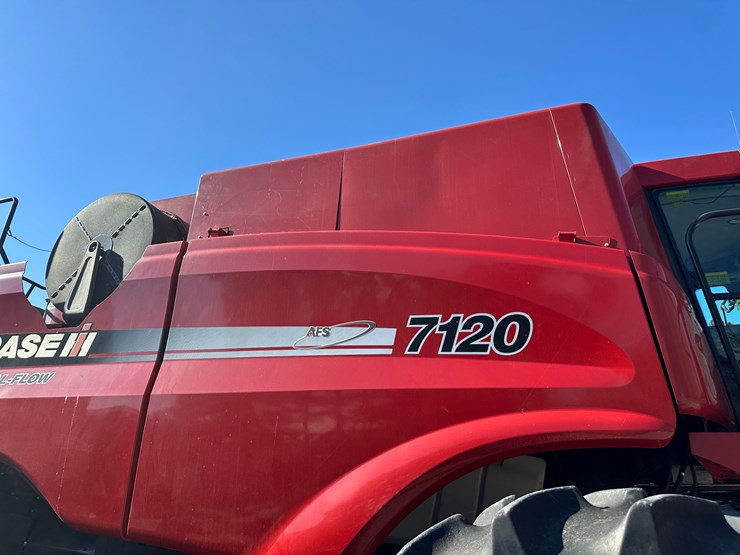 #35797-•-2011-case-7120-combine-image-40
