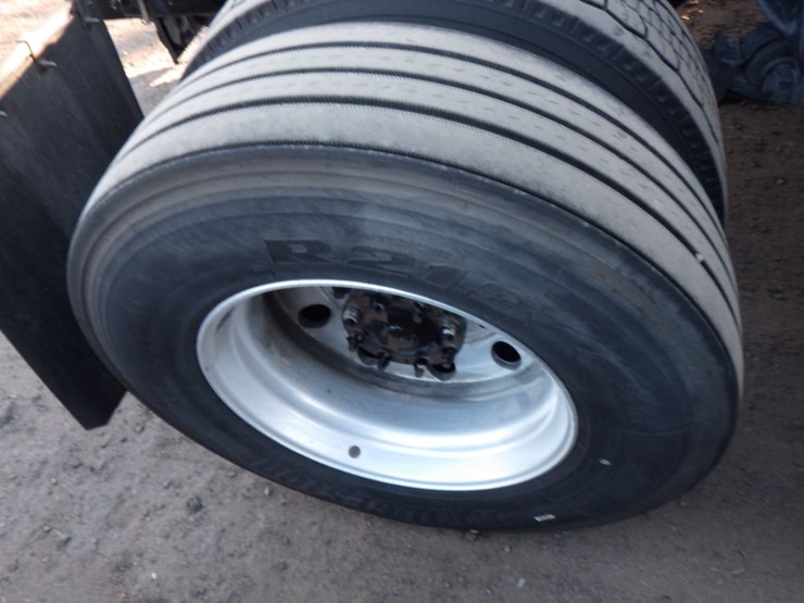 2022-kenworth-t680-image-12